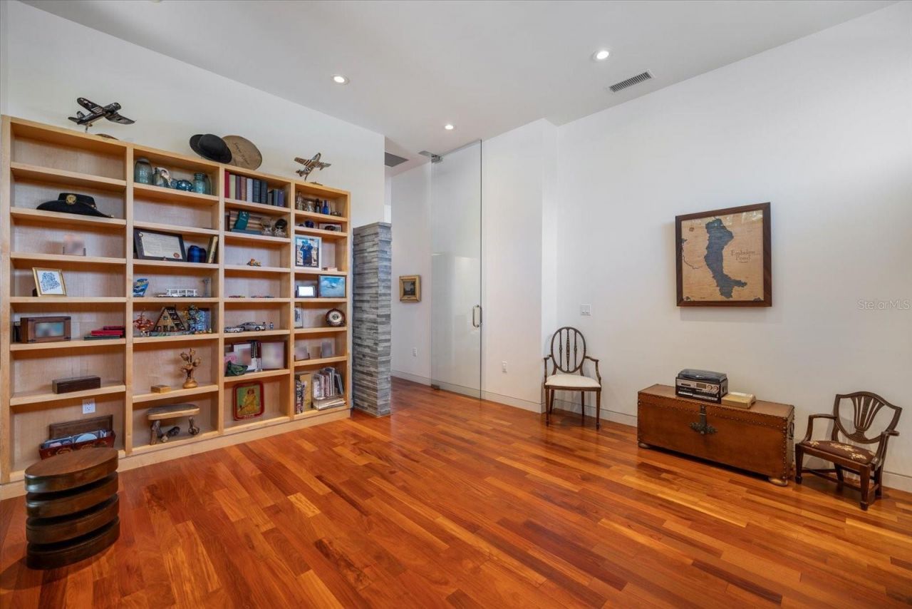 1739 Cherokee Drive, Sarasota, FL 34239 Photo