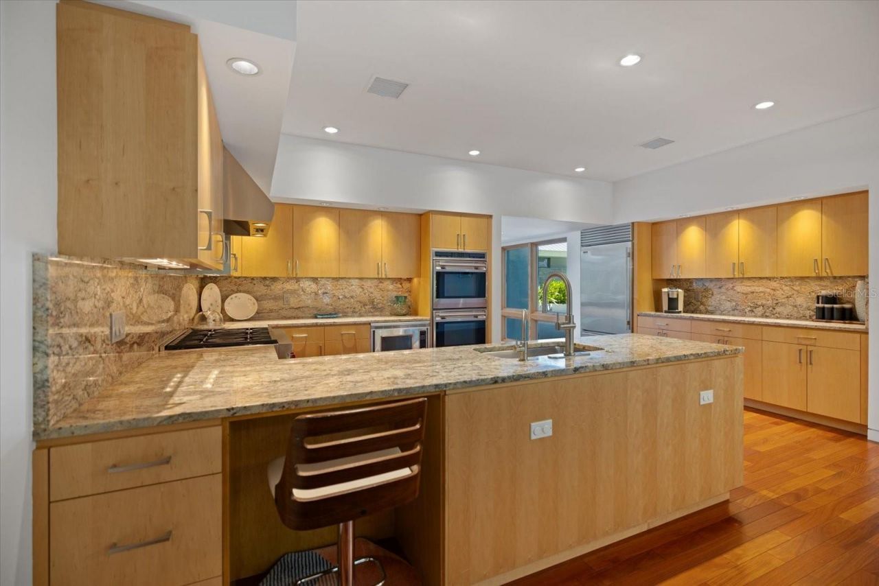 1739 Cherokee Drive, Sarasota, FL 34239 Photo