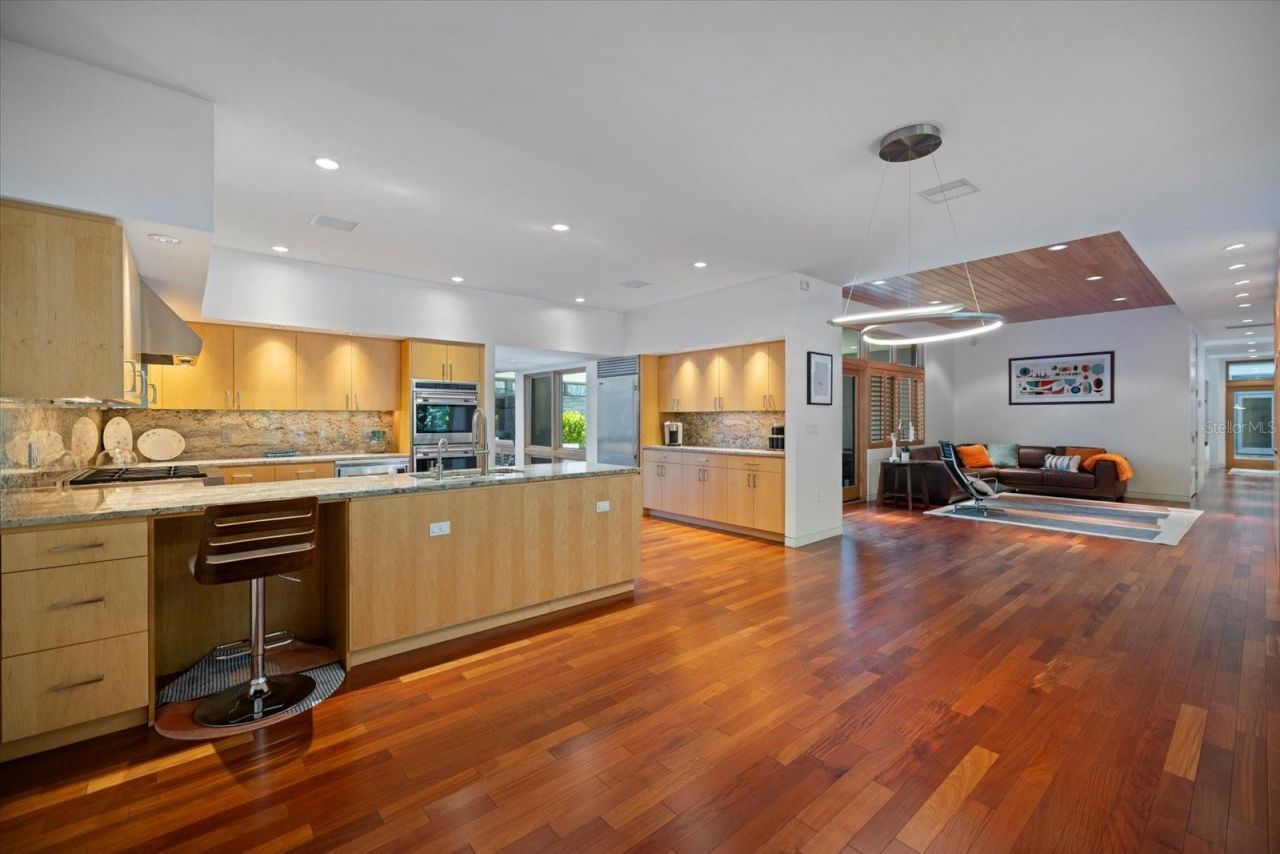 1739 Cherokee Drive, Sarasota, FL 34239 Photo