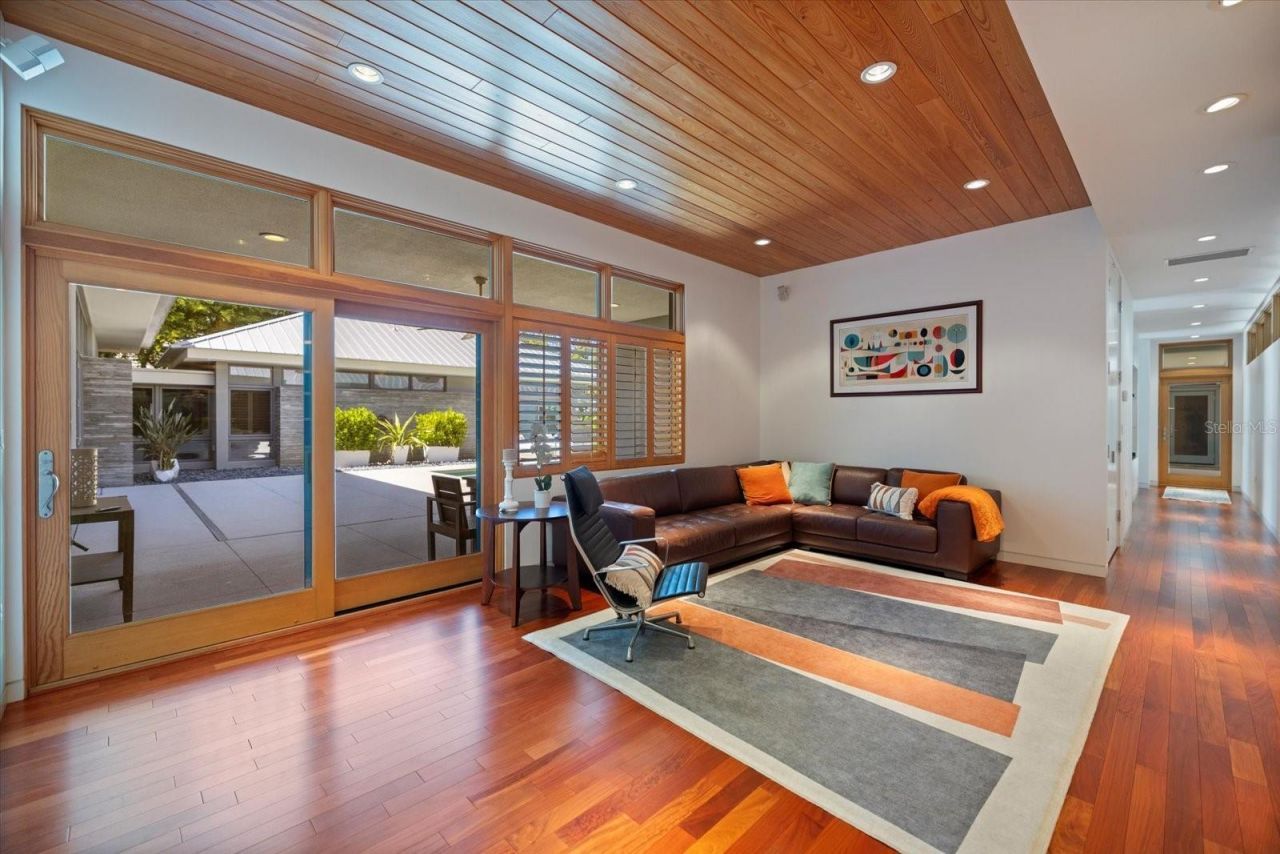 1739 Cherokee Drive, Sarasota, FL 34239 Photo