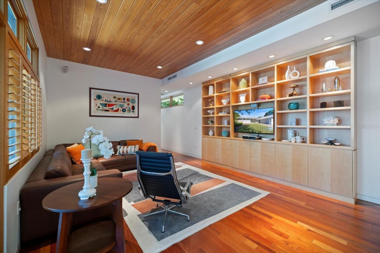 1739 Cherokee Drive, Sarasota, FL 34239 Photo