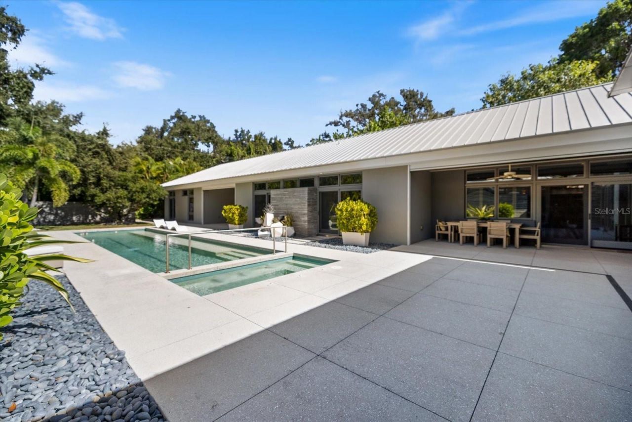 1739 Cherokee Drive, Sarasota, FL 34239 Photo