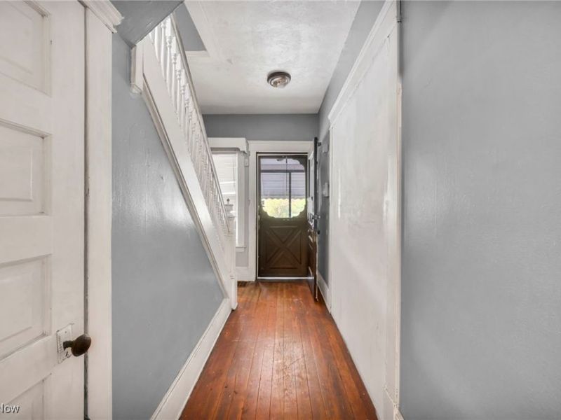 987 E 78th Street, Cleveland, OH 44103 Photo 4