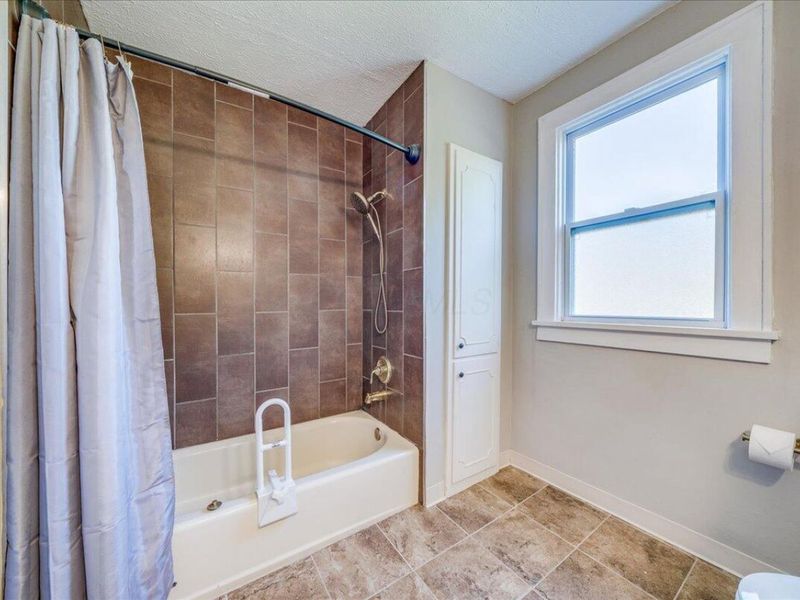 464 E Hinman Avenue, Columbus, OH 43207 Photo 23