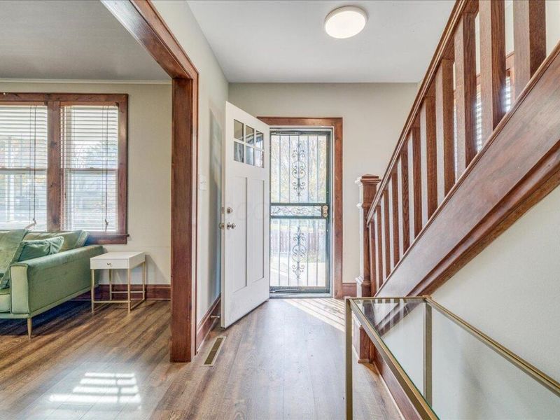 464 E Hinman Avenue, Columbus, OH 43207 Photo 3