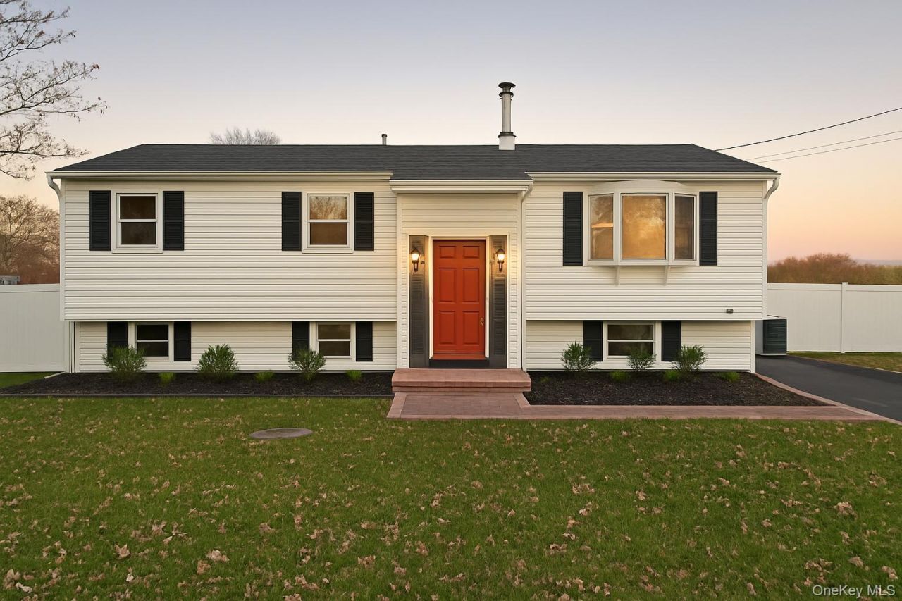 3019 Sipp Avenue, Medford, NY 11763 Main Photo