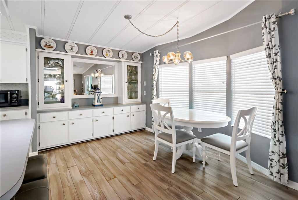 821 Bougainvillea Circle, Sebastian, FL 32976 Photo