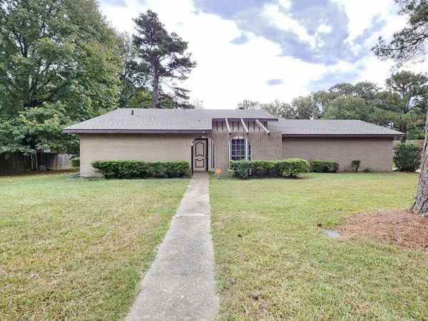 5856 Cypress Trail, Jackson, MS 39211