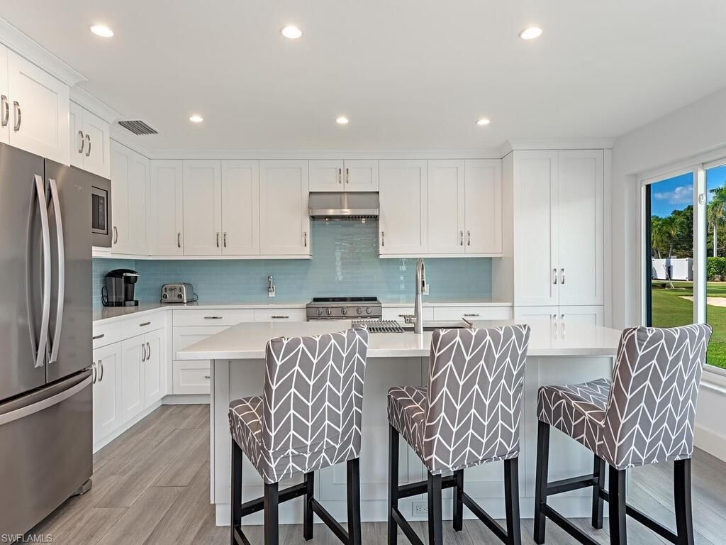 595 Wedge Dr, Naples, FL 34103 Photo