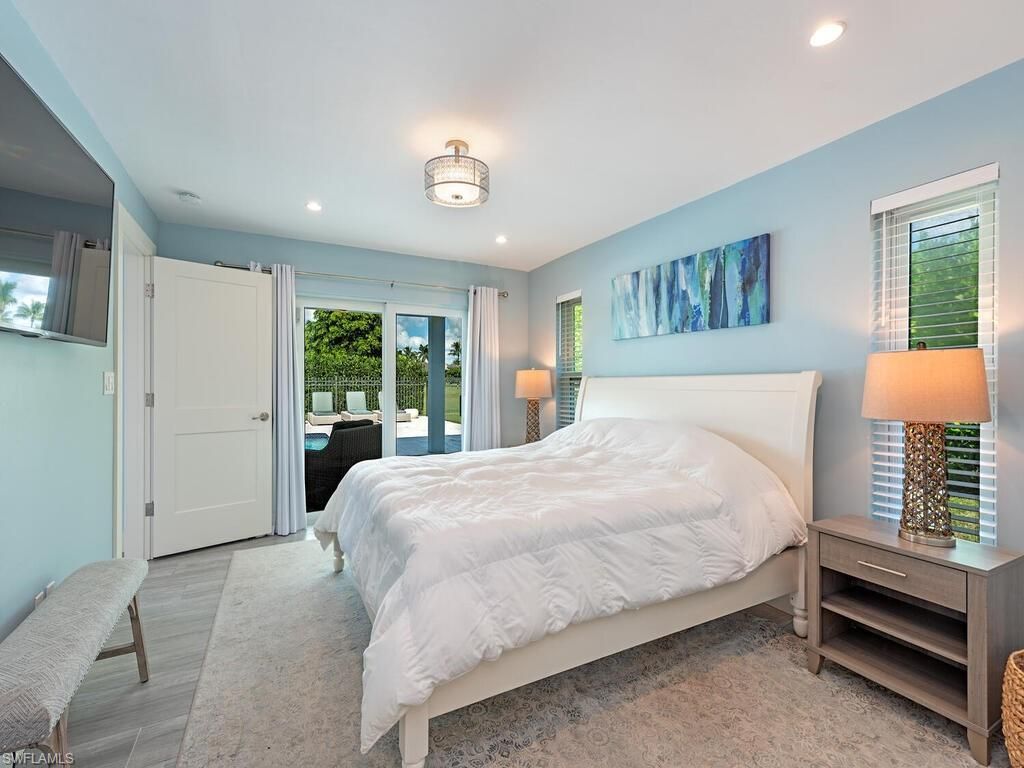 595 Wedge Dr, Naples, FL 34103 Photo