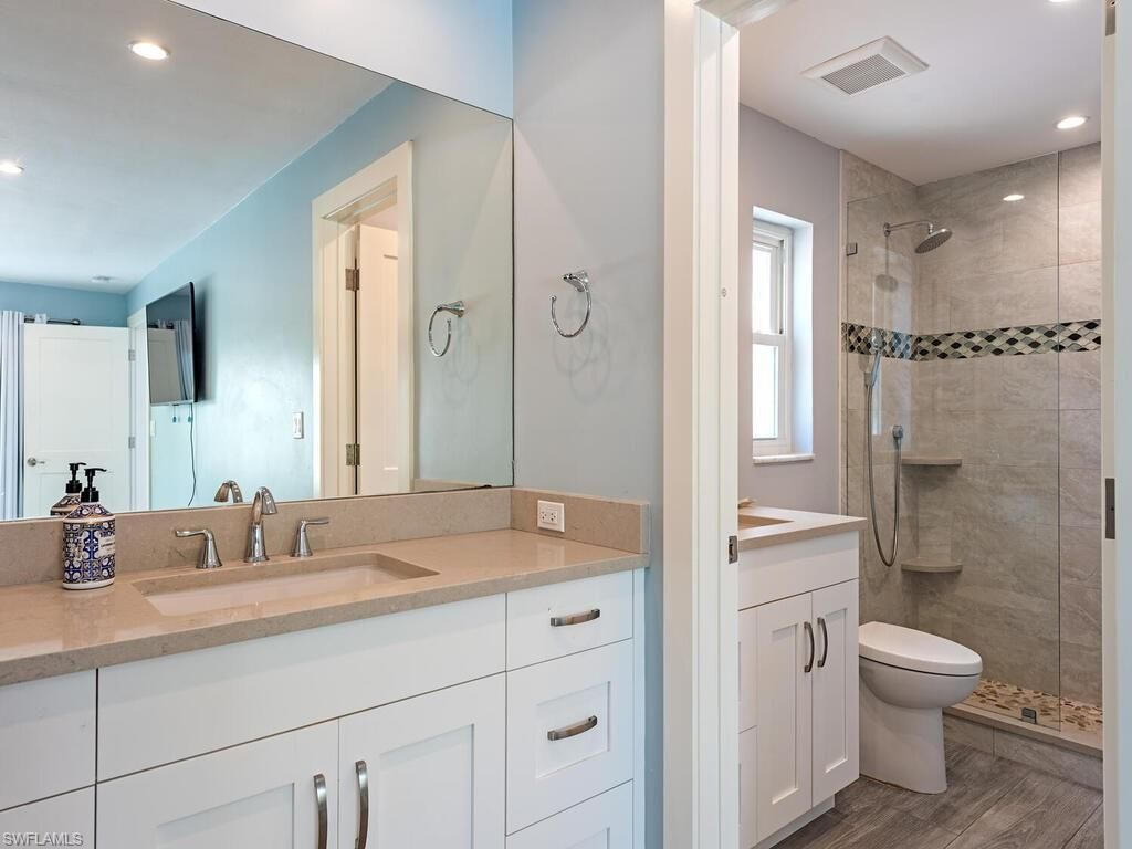 595 Wedge Dr, Naples, FL 34103 Photo