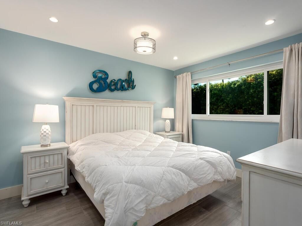 595 Wedge Dr, Naples, FL 34103 Photo