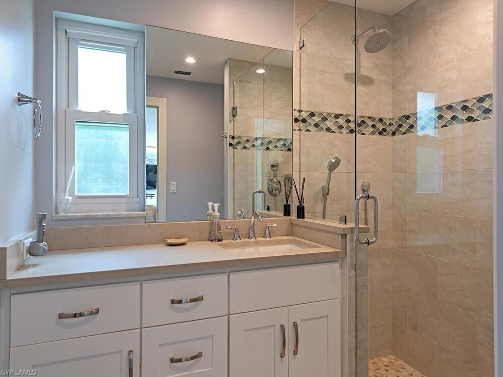 595 Wedge Dr, Naples, FL 34103 Photo