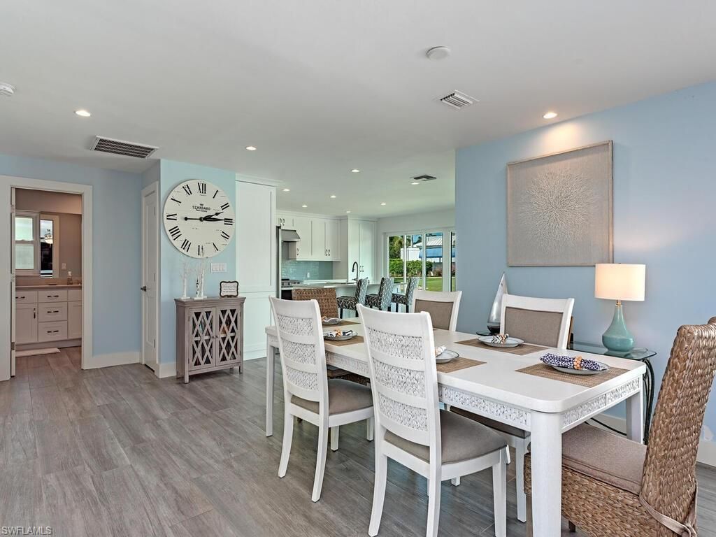 595 Wedge Dr, Naples, FL 34103 Photo