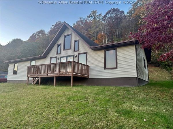 90 Dogwood Lane, Madison, WV 25130