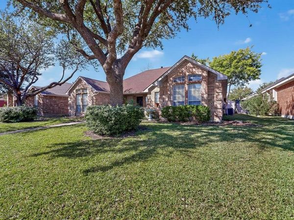 2601 Daisy Lane, Rowlett, TX 75089