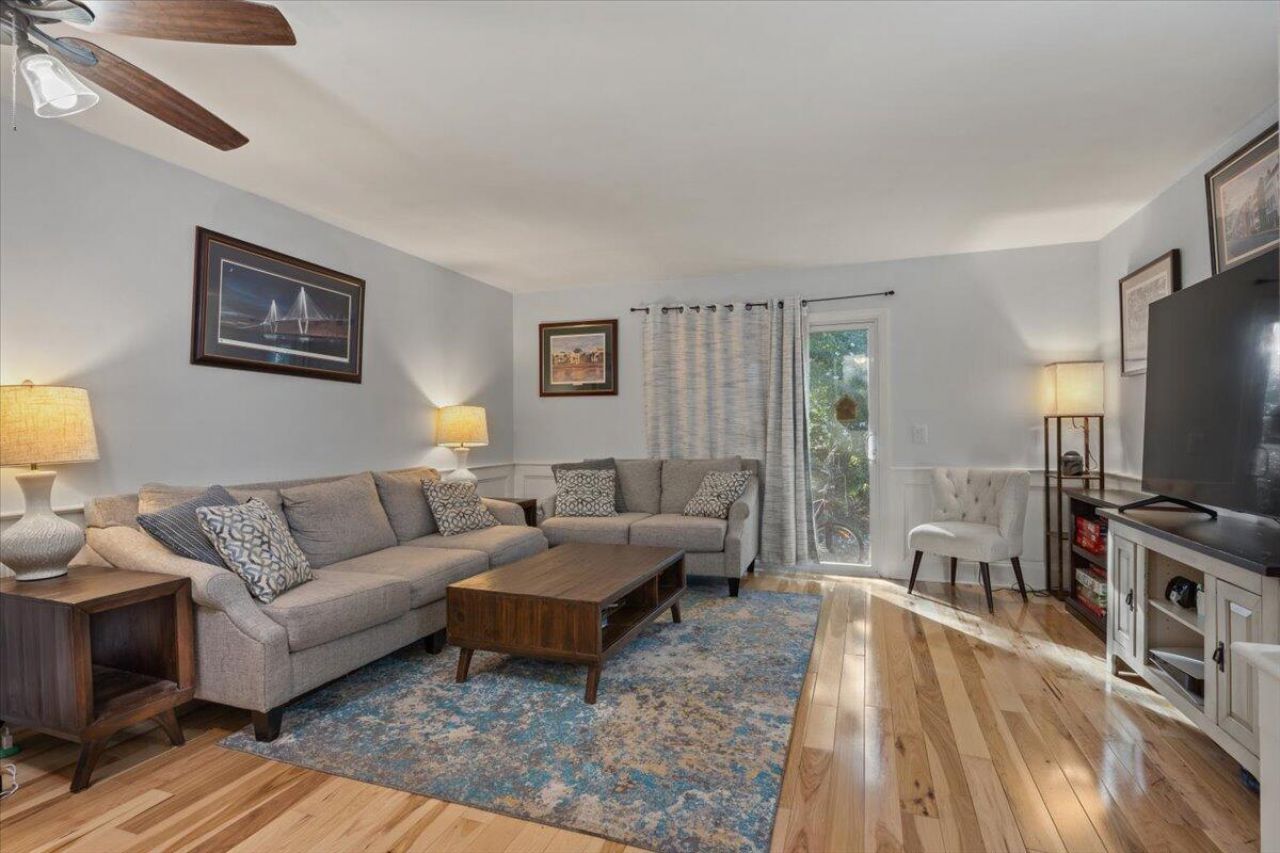 206 St Charles Court Photo 10