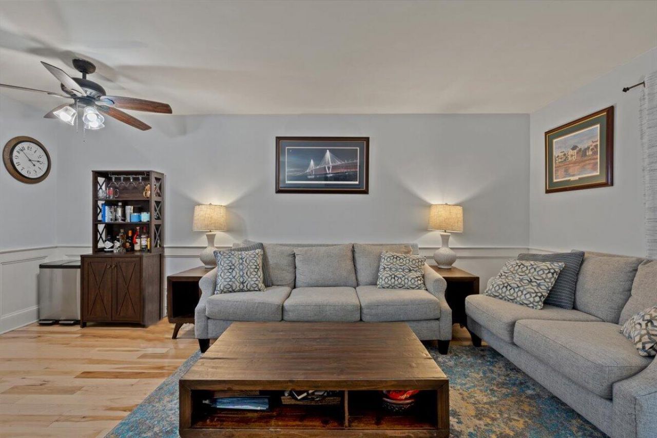 206 St Charles Court Photo 14