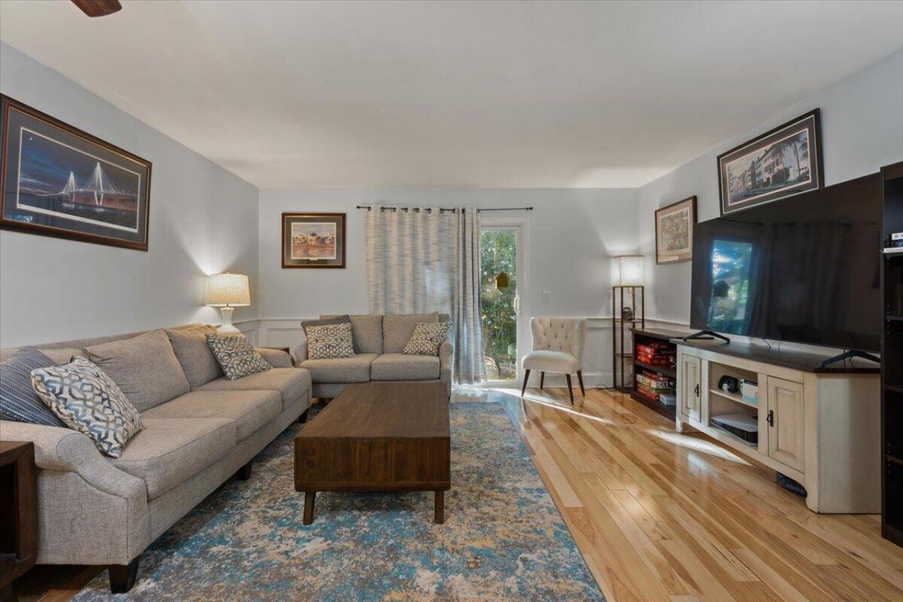 206 St Charles Court Photo 15