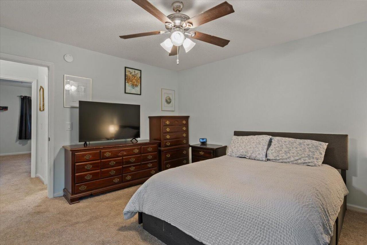 206 St Charles Court Photo 25