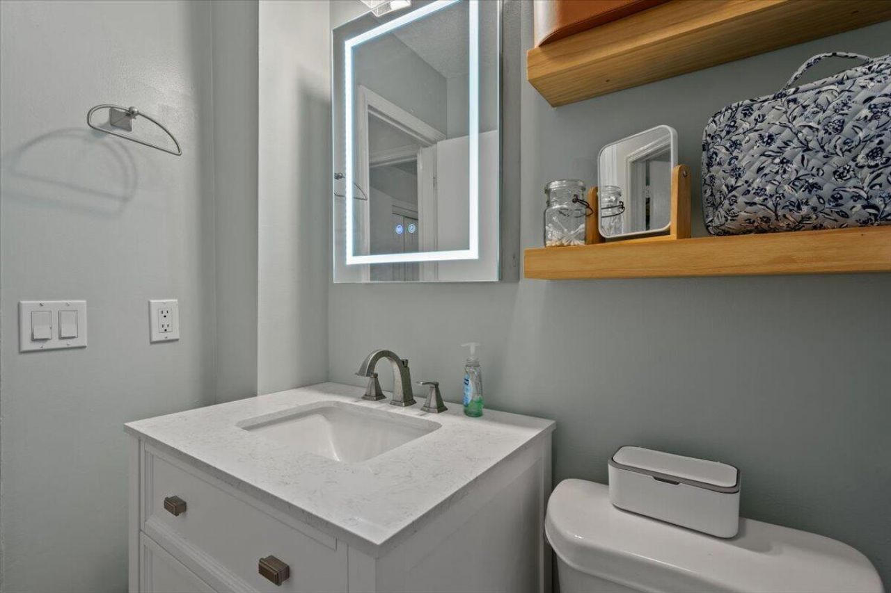 206 St Charles Court Photo 27