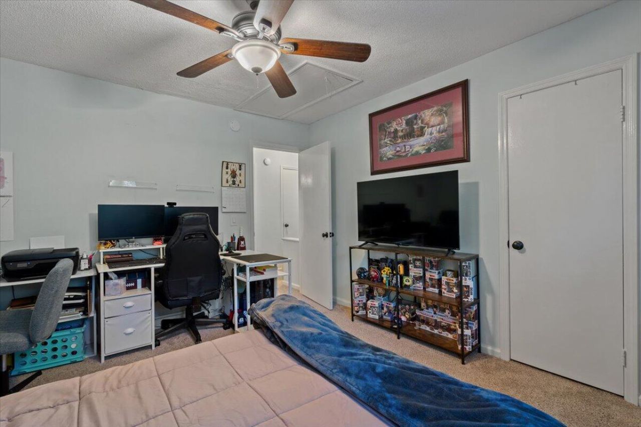 206 St Charles Court Photo 30