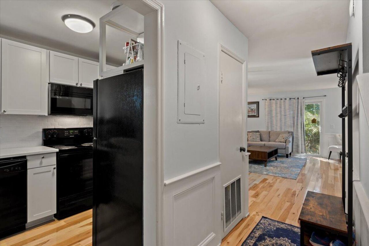 206 St Charles Court Photo 7