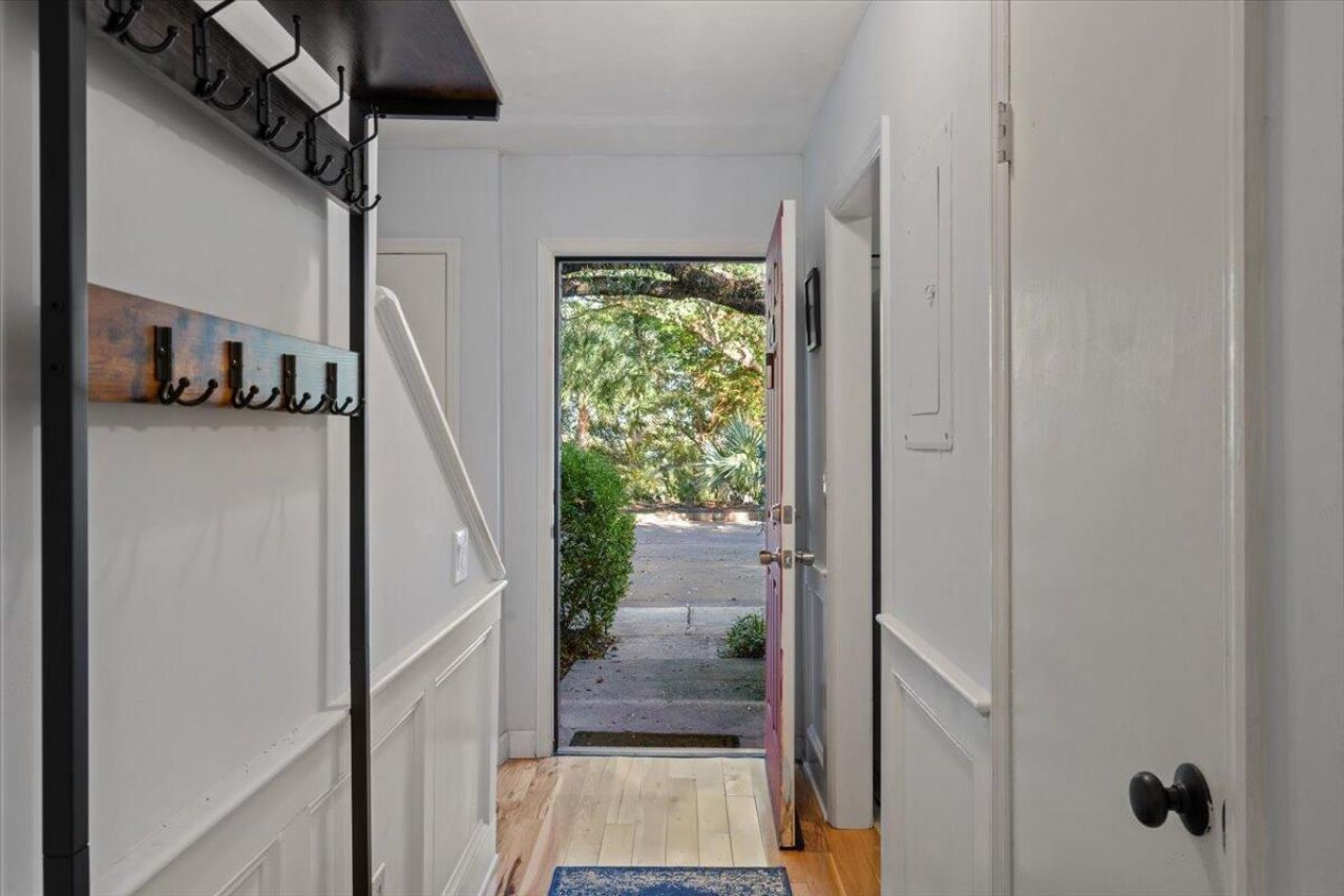 206 St Charles Court Photo 8