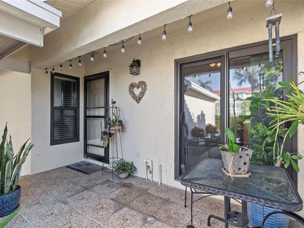 10152 REGAL DRIVE, LARGO, FL 33774