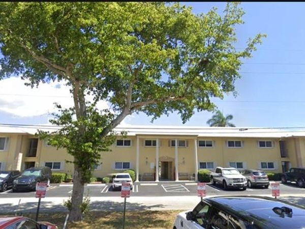 2811 NE 51st Street, Unit 6, Fort Lauderdale, FL 33308