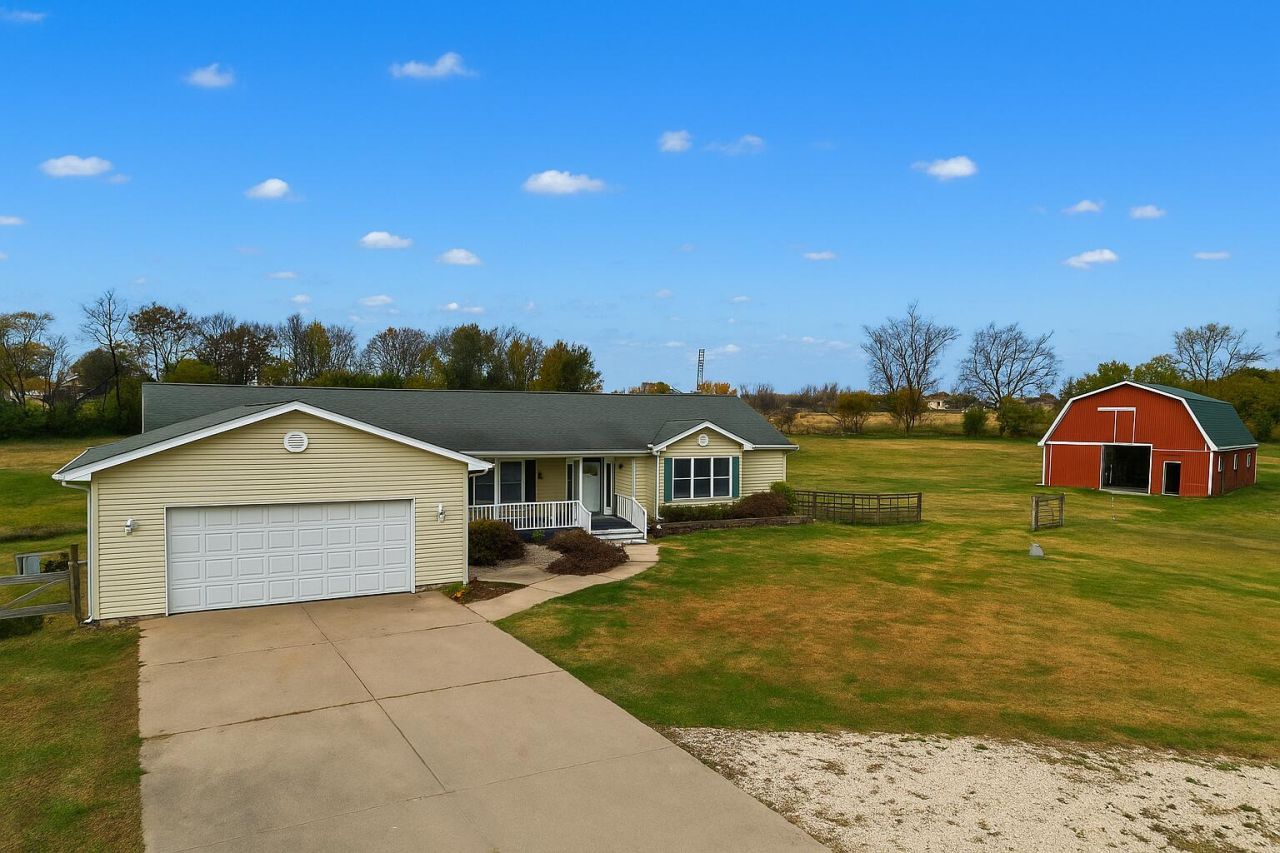 4314 W Hickory Road, Hickory Corners, MI 49060 Main Photo