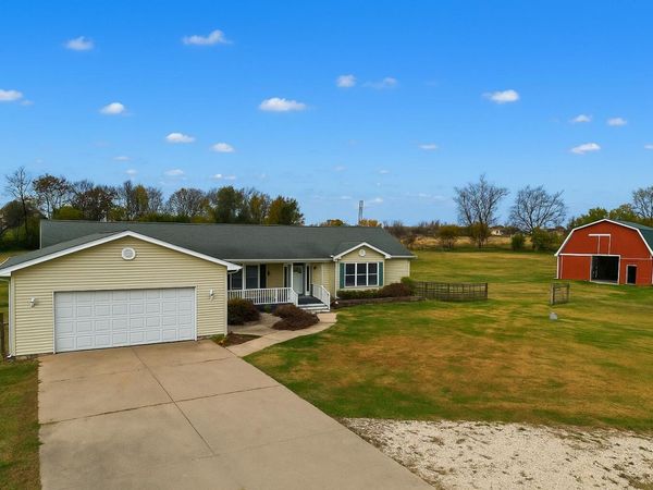 4314 W Hickory Road, Hickory Corners, MI 49060