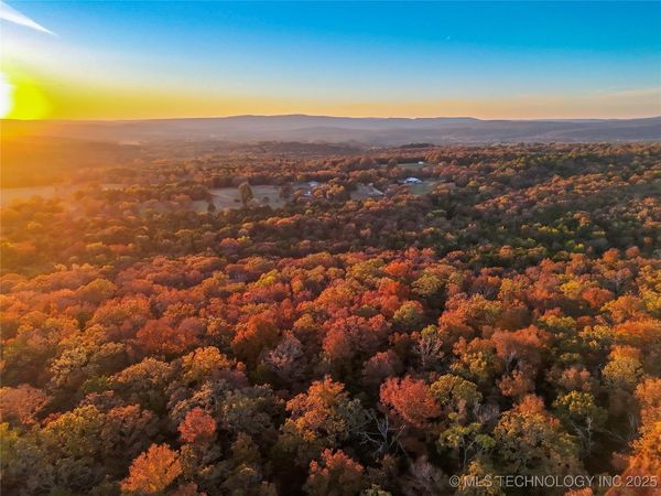 3 E 1000 Road, Muldrow, OK 74948