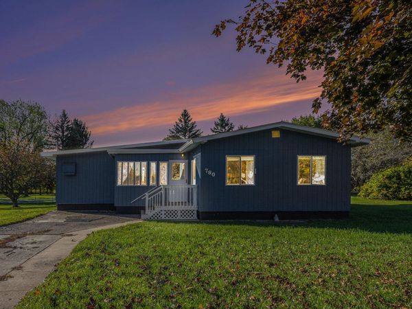 780 Bowes Road SE, Lowell, MI 49331