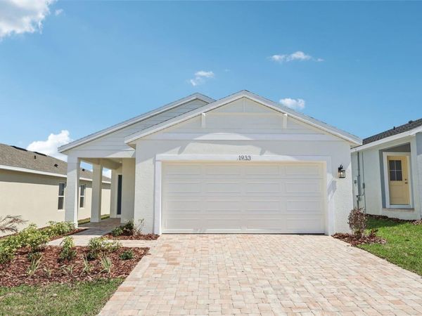 1933 DIAMOND HEAD CIRCLE, HAINES CITY, FL 33844