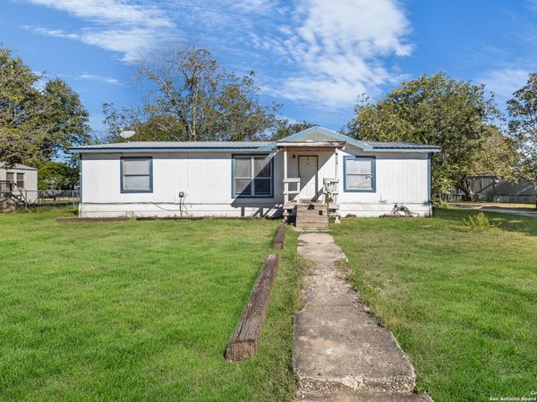 1118 32nd, Hondo, TX 78861