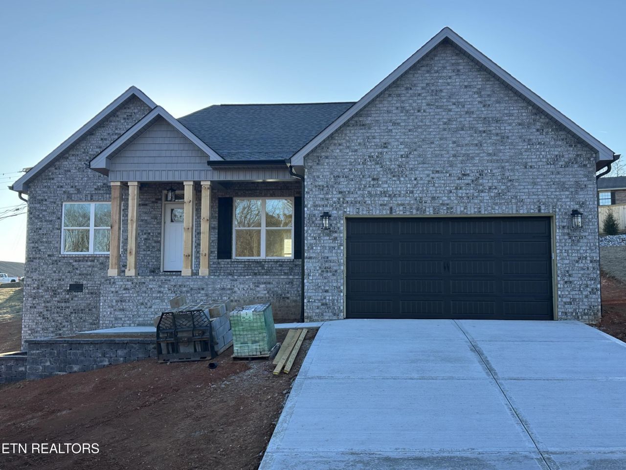 515 Carrington Blvd, Lenoir City, TN 37771 Main Photo