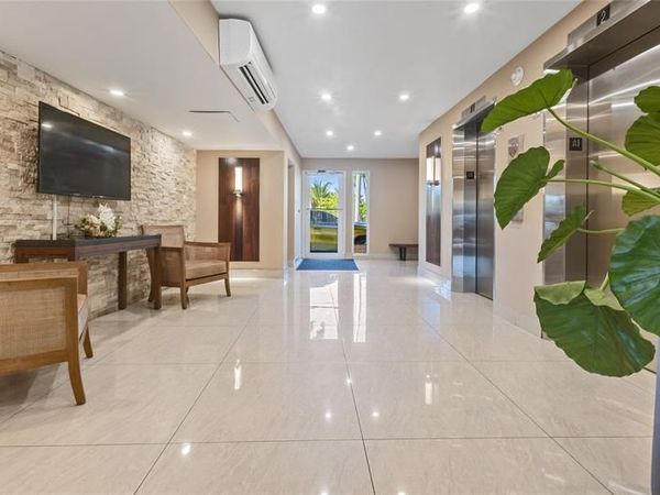 200 Diplomat Pkwy, Unit 520, Hallandale Beach, FL 33009