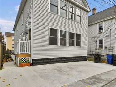 2525 Thurman Avenue, Cleveland, OH 44113