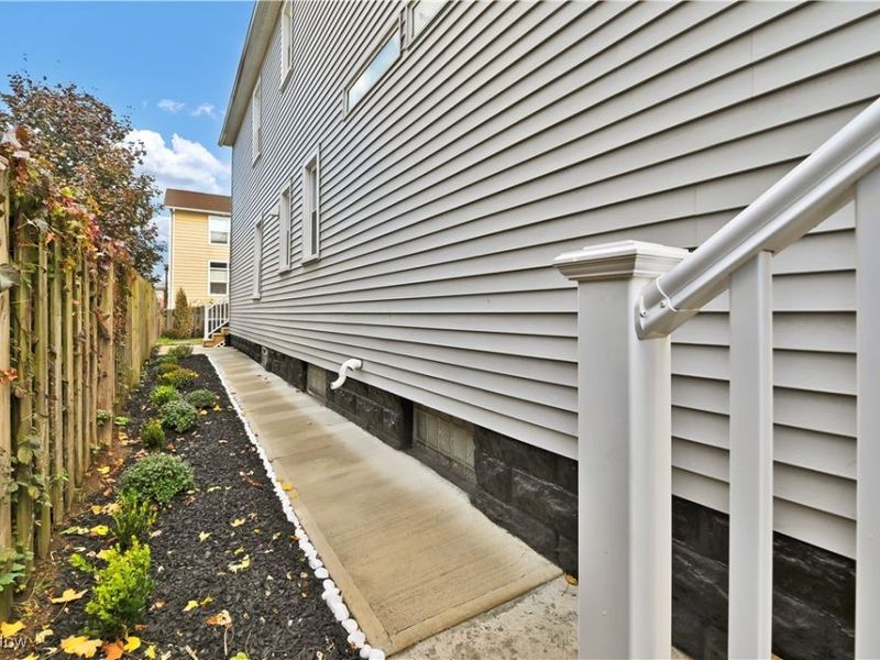 2525 Thurman Avenue, Cleveland, OH 44113 Photo 23