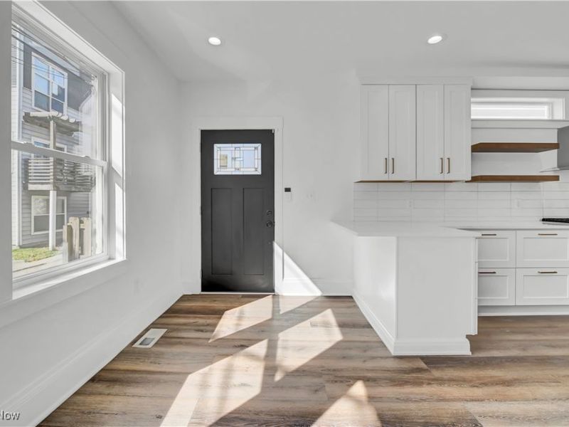 2525 Thurman Avenue, Cleveland, OH 44113 Photo 3