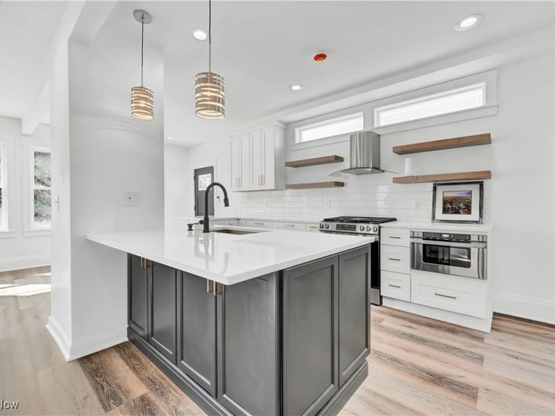 2525 Thurman Avenue, Cleveland, OH 44113 Photo 7