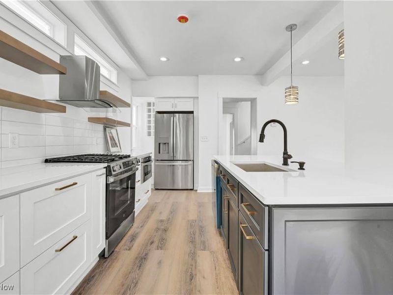 2525 Thurman Avenue, Cleveland, OH 44113 Photo 8