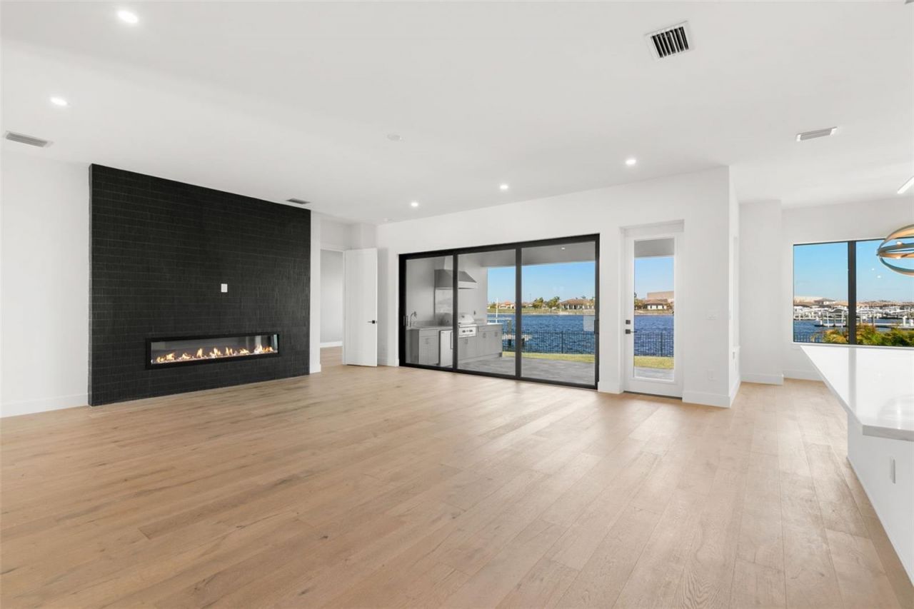 1810 4th Street E, Palmetto, FL 34221 Photo