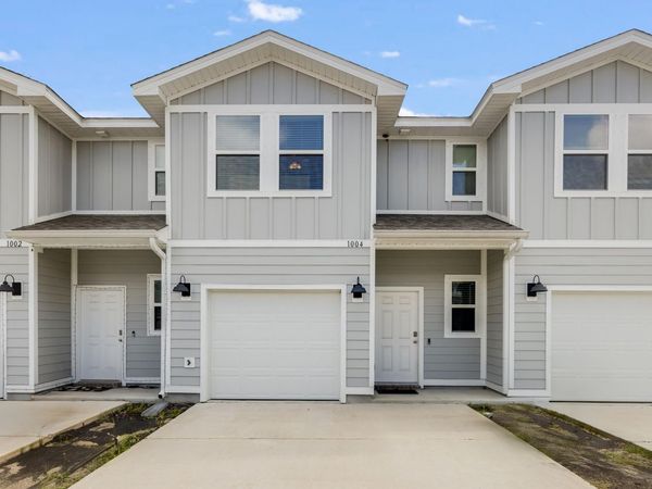 1004 Mclaren Circle, Fort Walton Beach, FL 32547