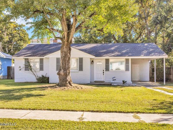 152 Holiday Avenue, Pass Christian, MS 39571