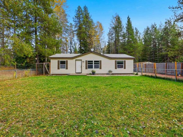 237 S 8th Ave, Ione, WA 99139