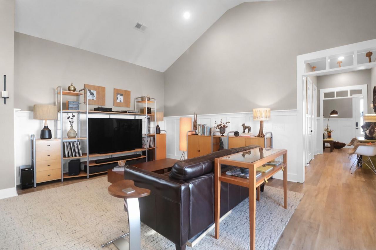 111 Tenor Lane Photo 9