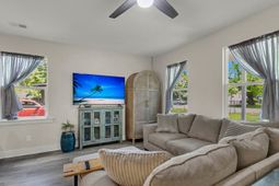 2690 Henry Street photo 4