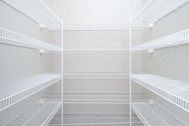 2690 Henry Street Photo 35